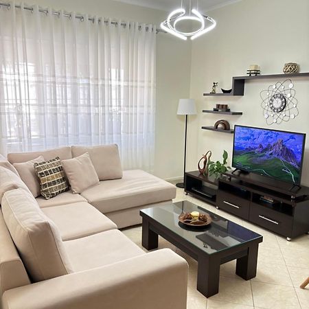 Sofia'S Modern Apartment Gjirokastër Dış mekan fotoğraf
