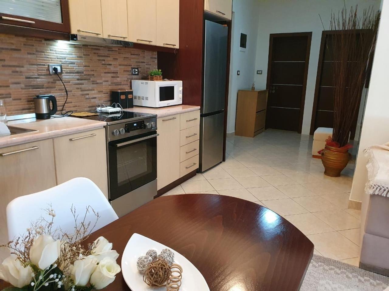 Sofia'S Modern Apartment Gjirokastër Dış mekan fotoğraf