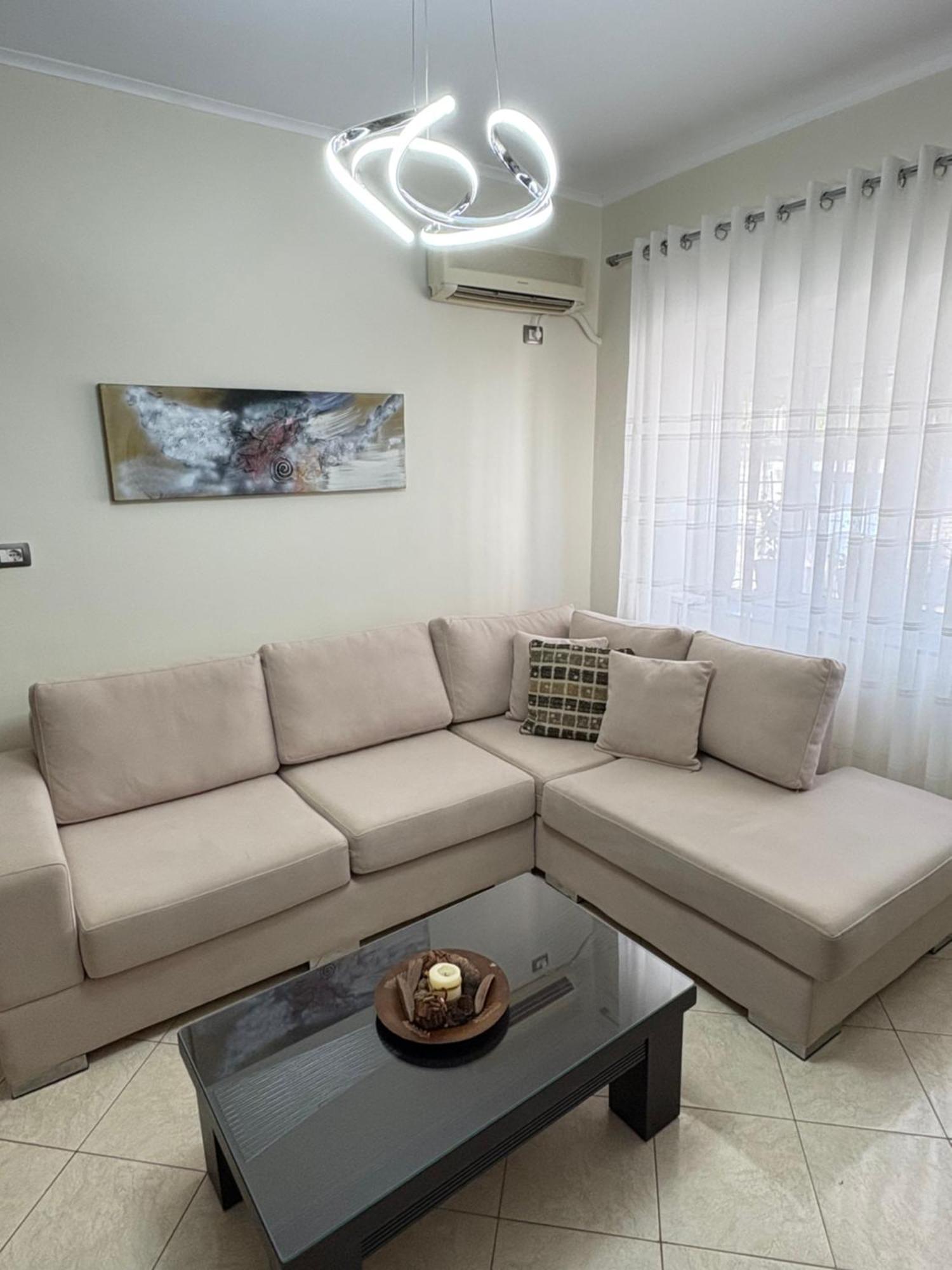 Sofia'S Modern Apartment Gjirokastër Dış mekan fotoğraf
